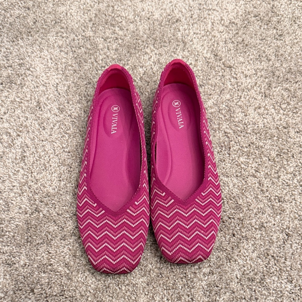 Vivaia Margot Square Toe V Cut Flats